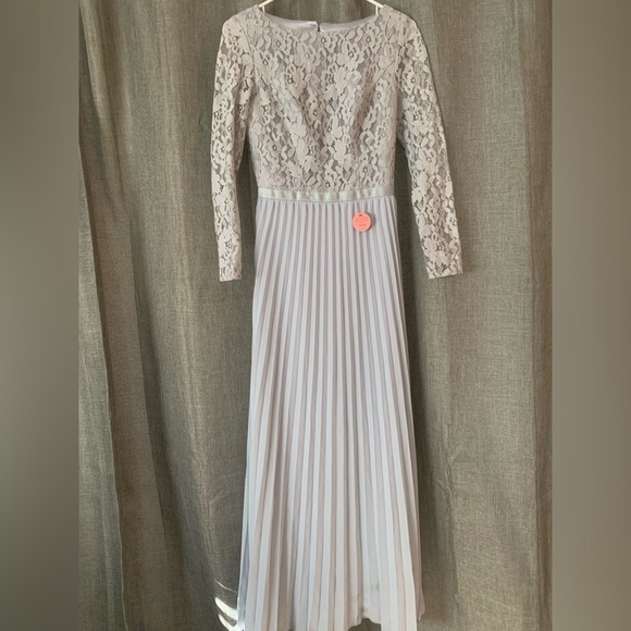 Long Sleeved Lace Pleated Maxi Dress in Blue size UK 6 US 4 - Picture 1 of 6